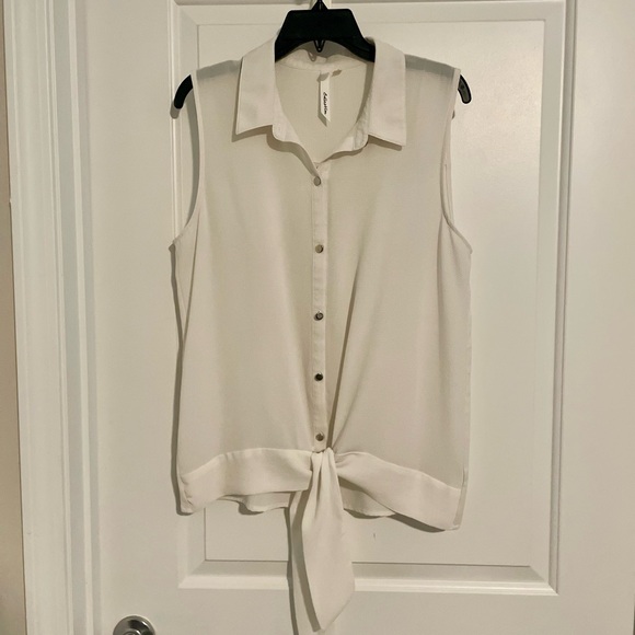 NY Collection Tops - NY Collection Cream Sleeveless Blouse with Front Tie